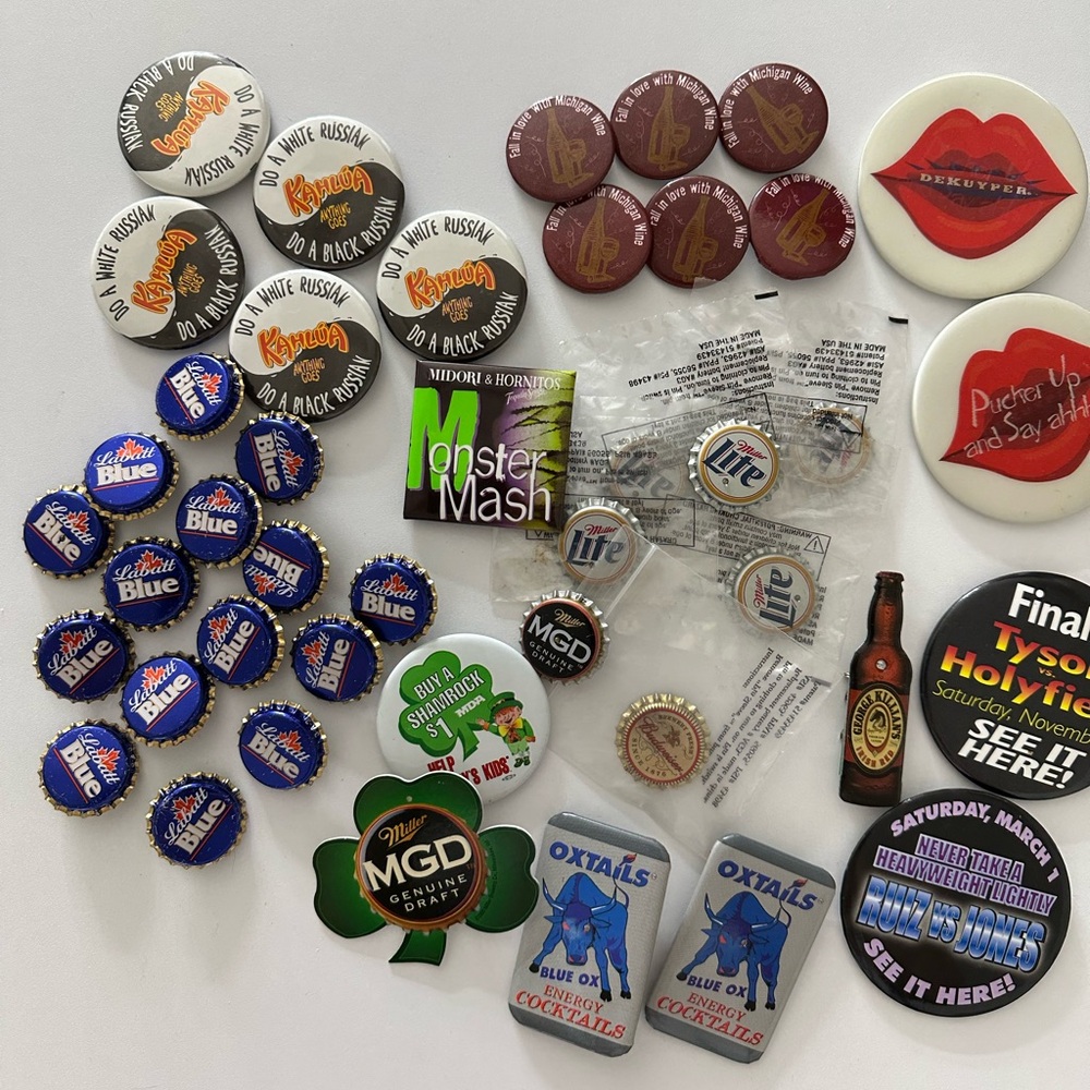 Assorted Beer And Beverage Pins Collectables